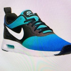 Nike Air Max Tavas size 10.5